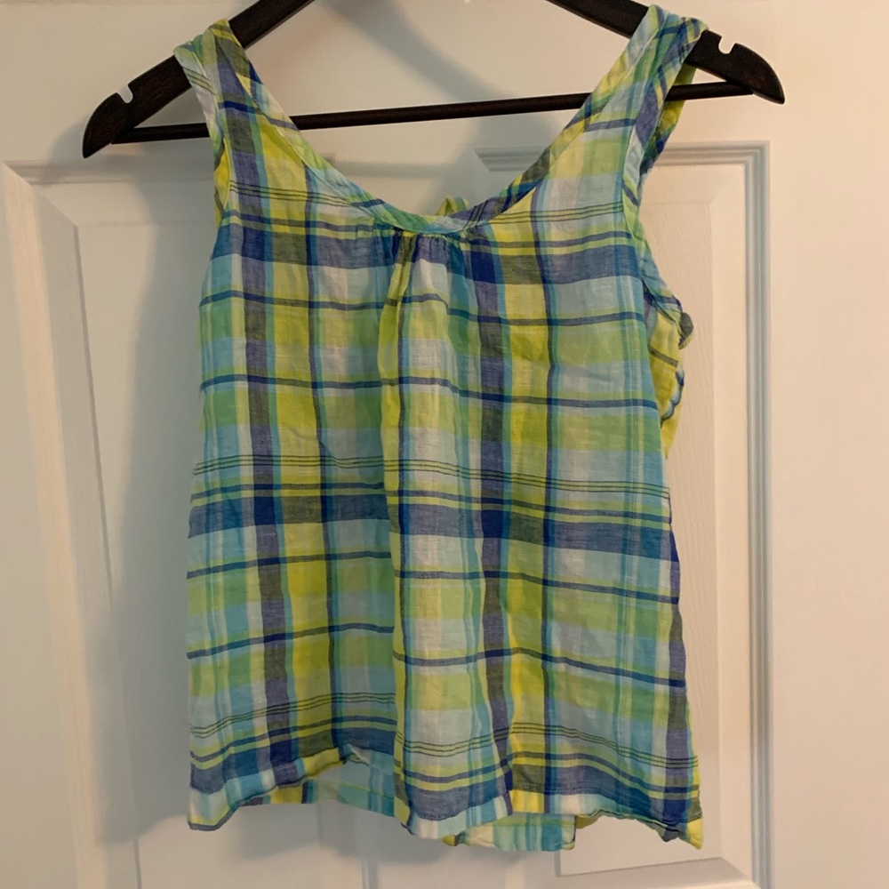 Adorable Summer Top with Tie in Back